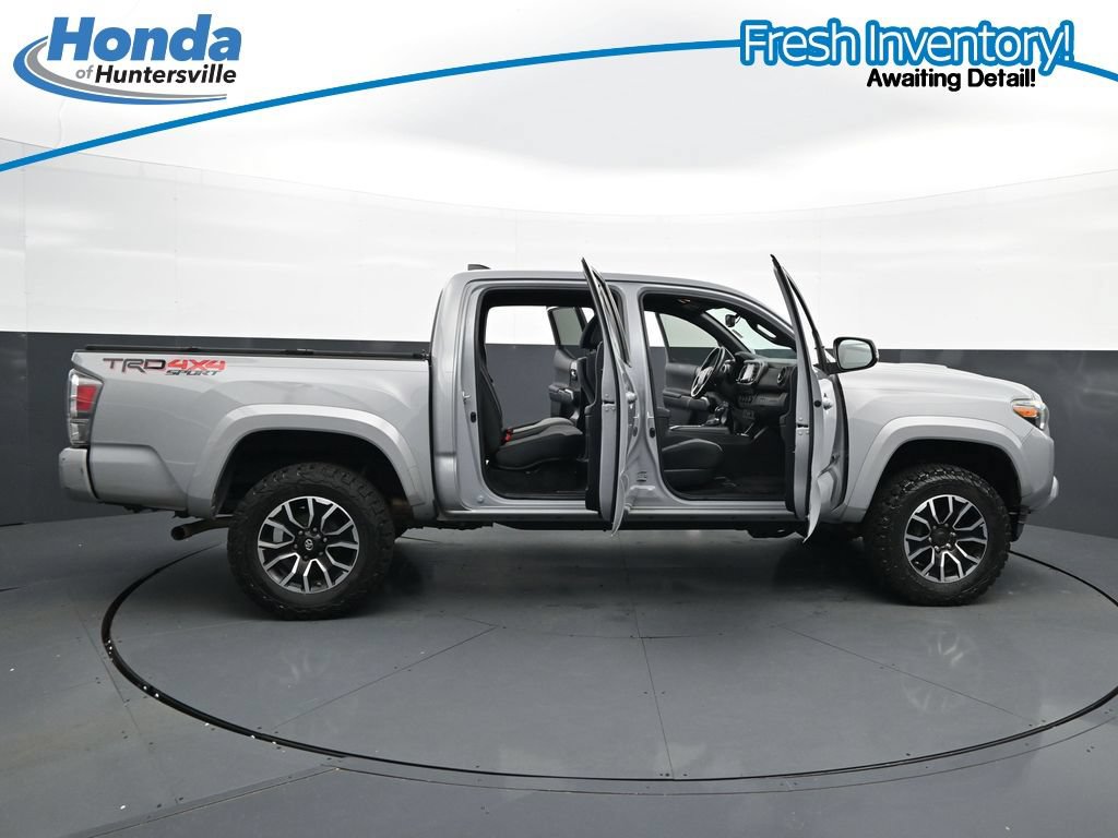 Used 2020 Toyota Tacoma TRD Sport AWD/4WD image 40