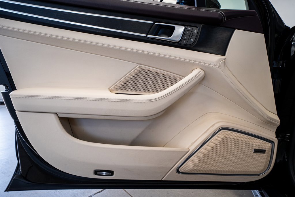 Used 2023 Porsche Panamera Platinum Edition image 32