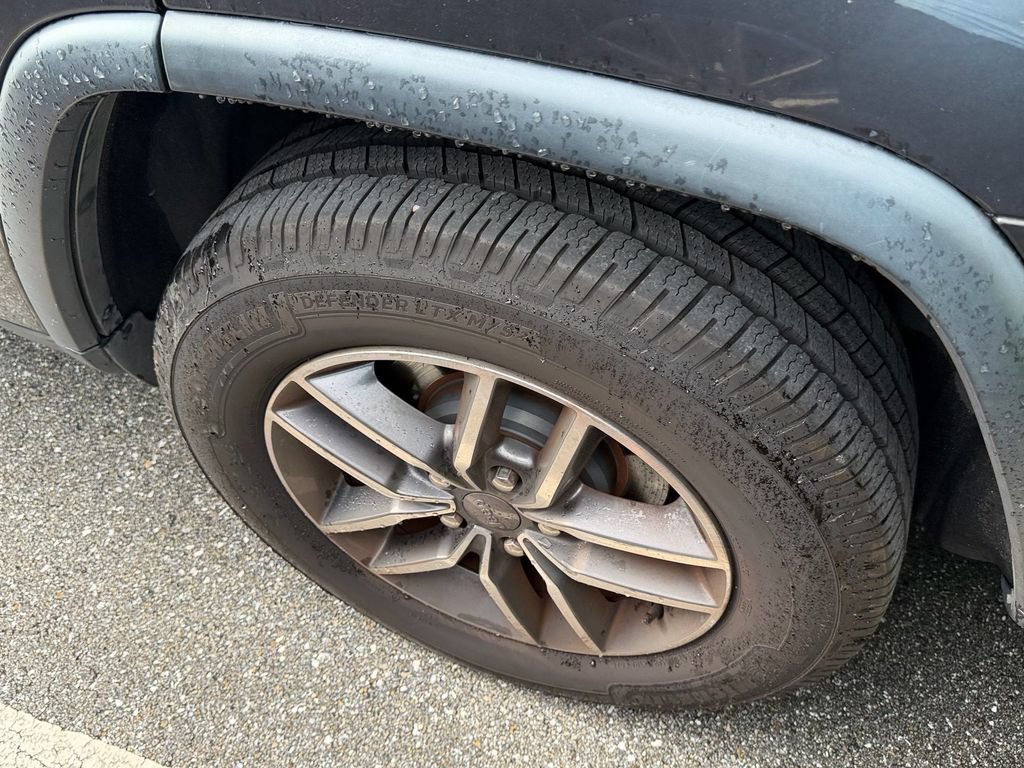 Used 2019 Jeep Grand Cherokee Limited RWD image 9