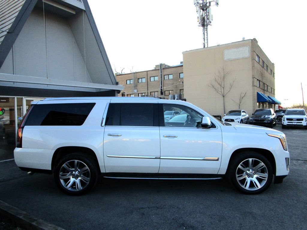 Used 2017 Cadillac Escalade ESV Luxury image 11