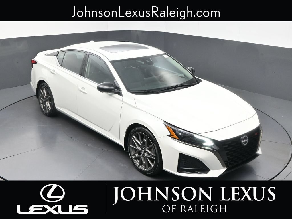 Used 2023 Nissan Altima 2.0 SR FWD image 22