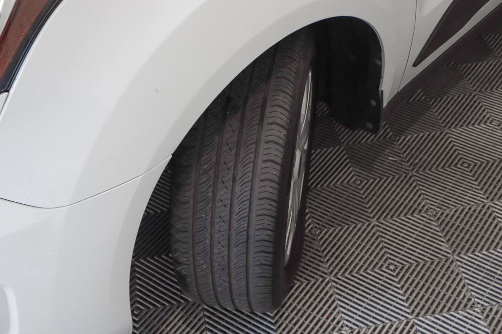 Used 2023 Ford Transit Connect XLT FWD image 16