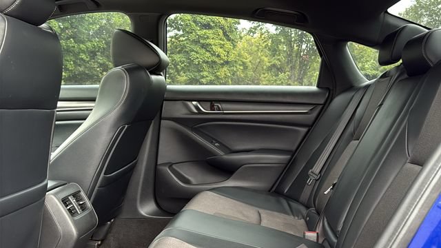 Used 2018 Honda Accord Sport image 21