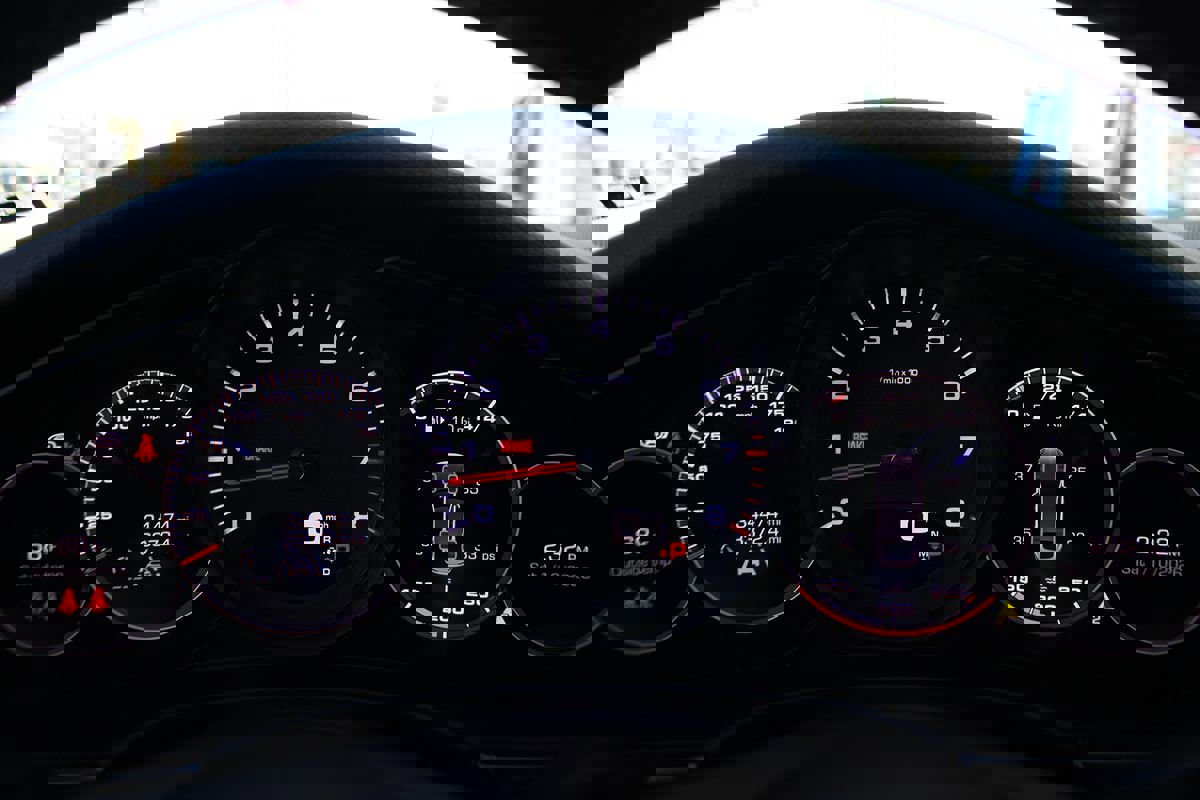 Used 2021 Porsche Panamera w/ Premium Package image 29