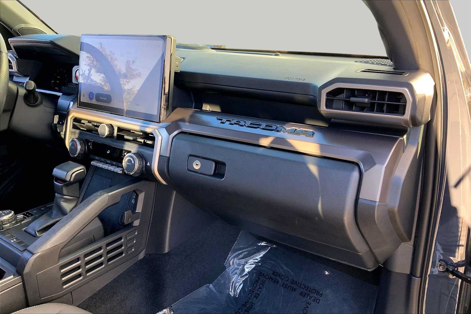 Used 2024 Toyota Tacoma TRD Off-Road w/ TRD Off Road Upgrade Package AWD/4WD image 18