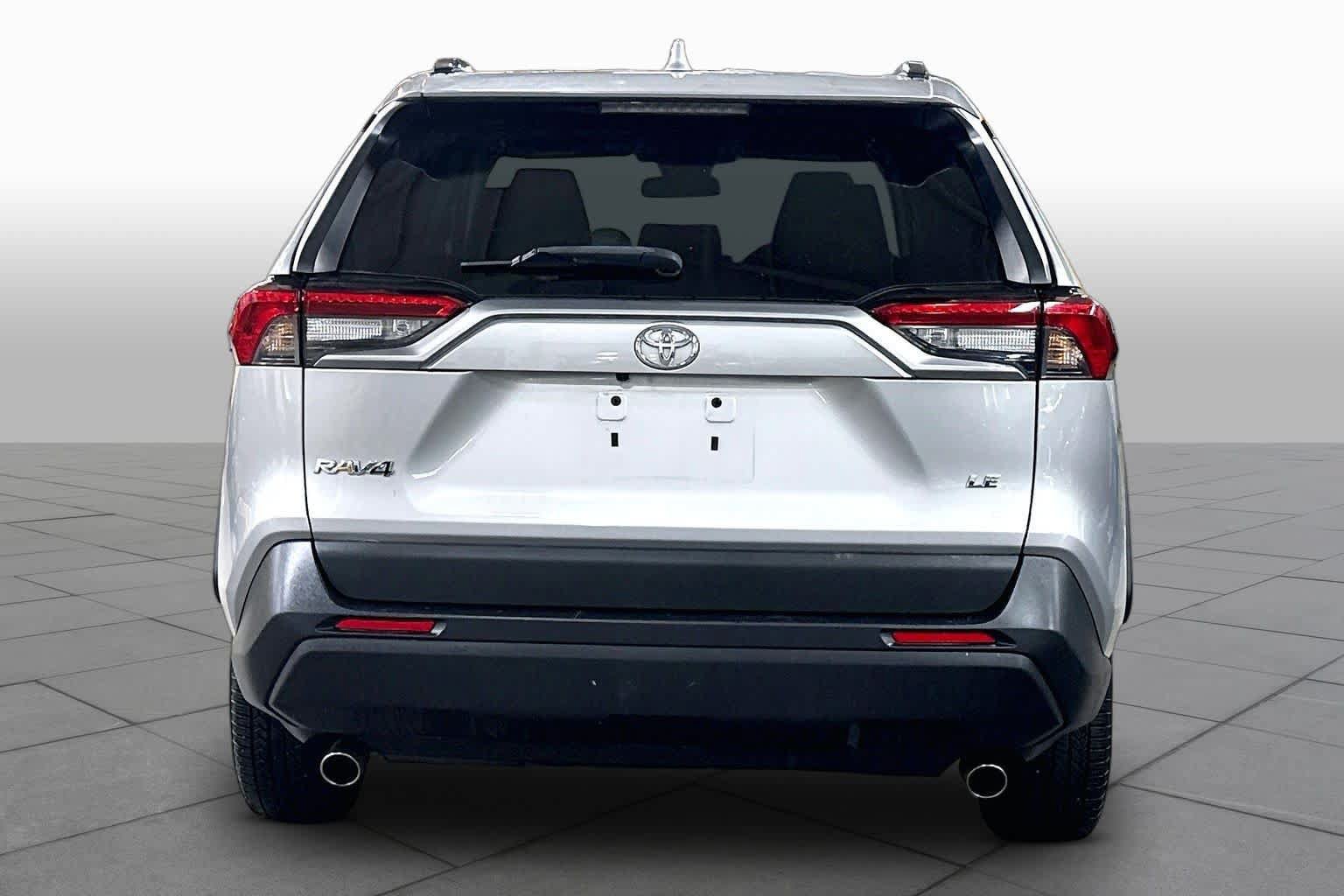Certified 2021 Toyota RAV4 LE FWD image 5