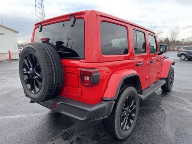 Used 2025 Jeep Wrangler Sahara 4xe image 4