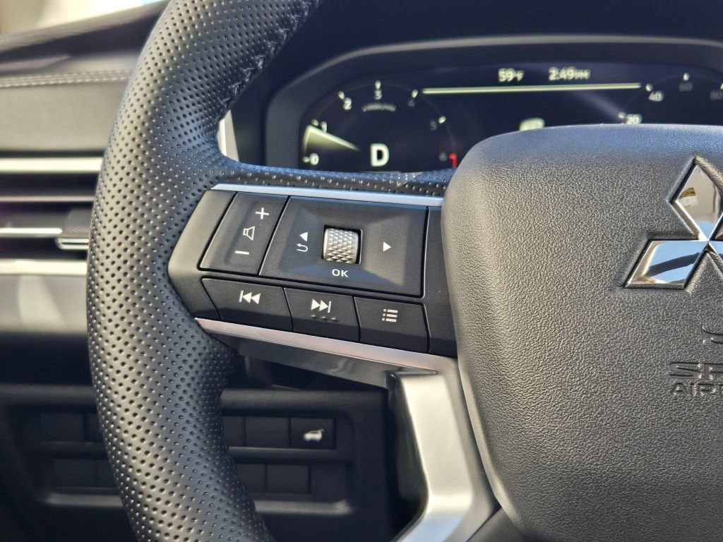 New 2025 Mitsubishi Outlander SEL image 31