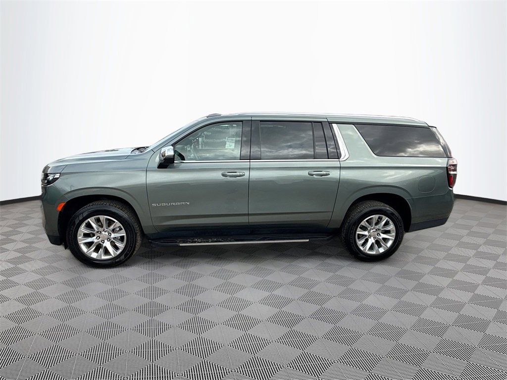 Used 2023 Chevrolet Suburban Premier image 9