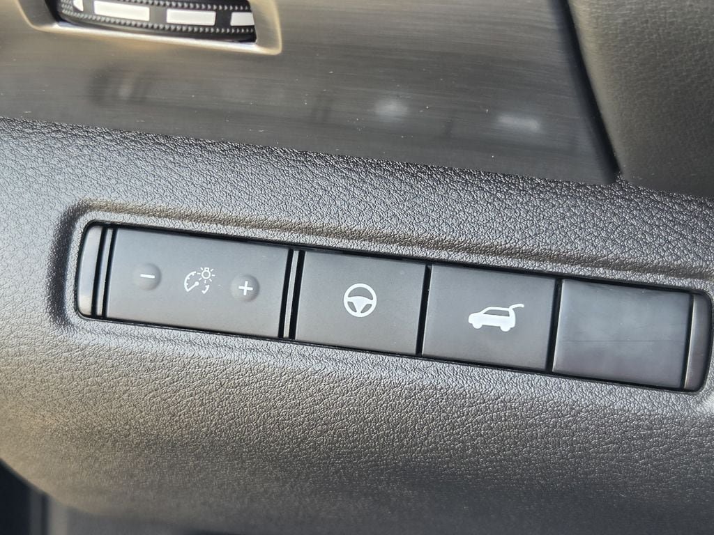 Used 2025 Nissan Pathfinder SL FWD image 24