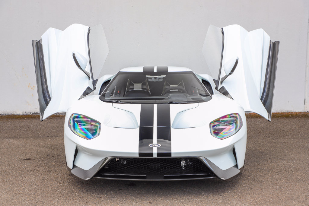 Used 2017 Ford GT RWD image 9