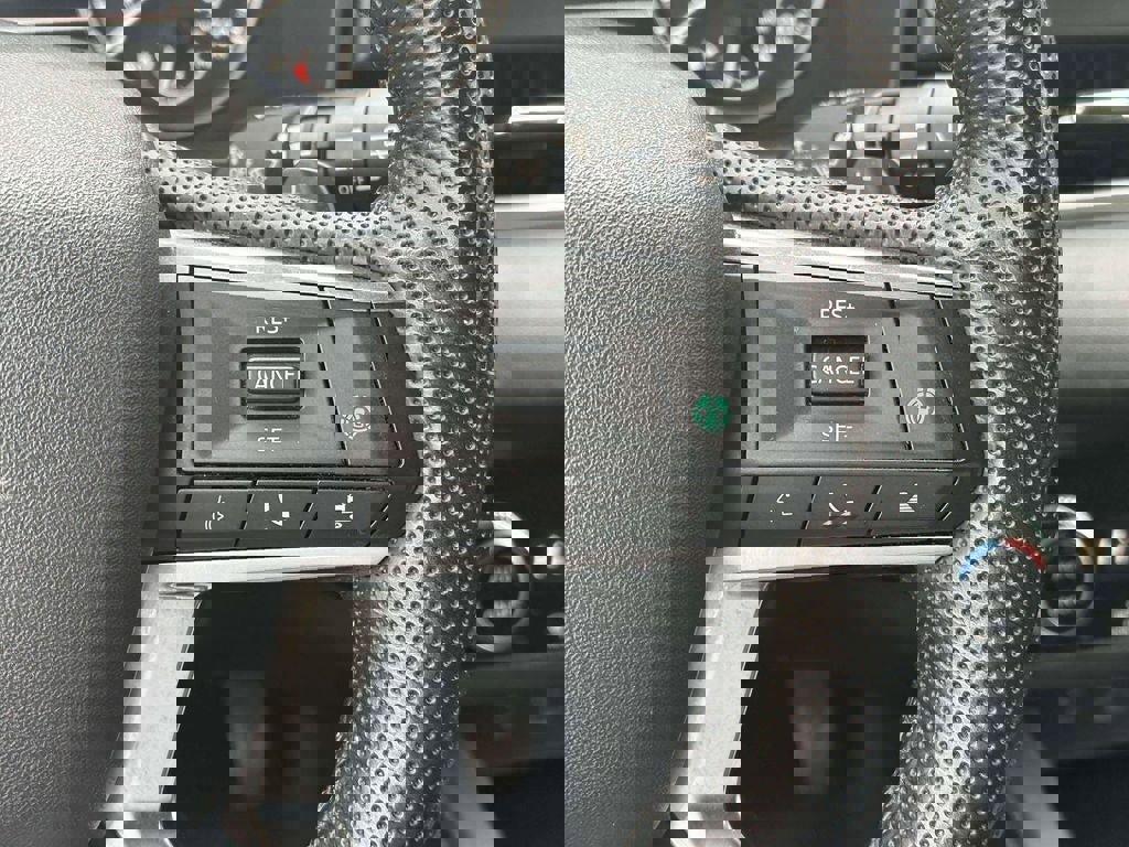 Used 2023 Mitsubishi Outlander SE image 22