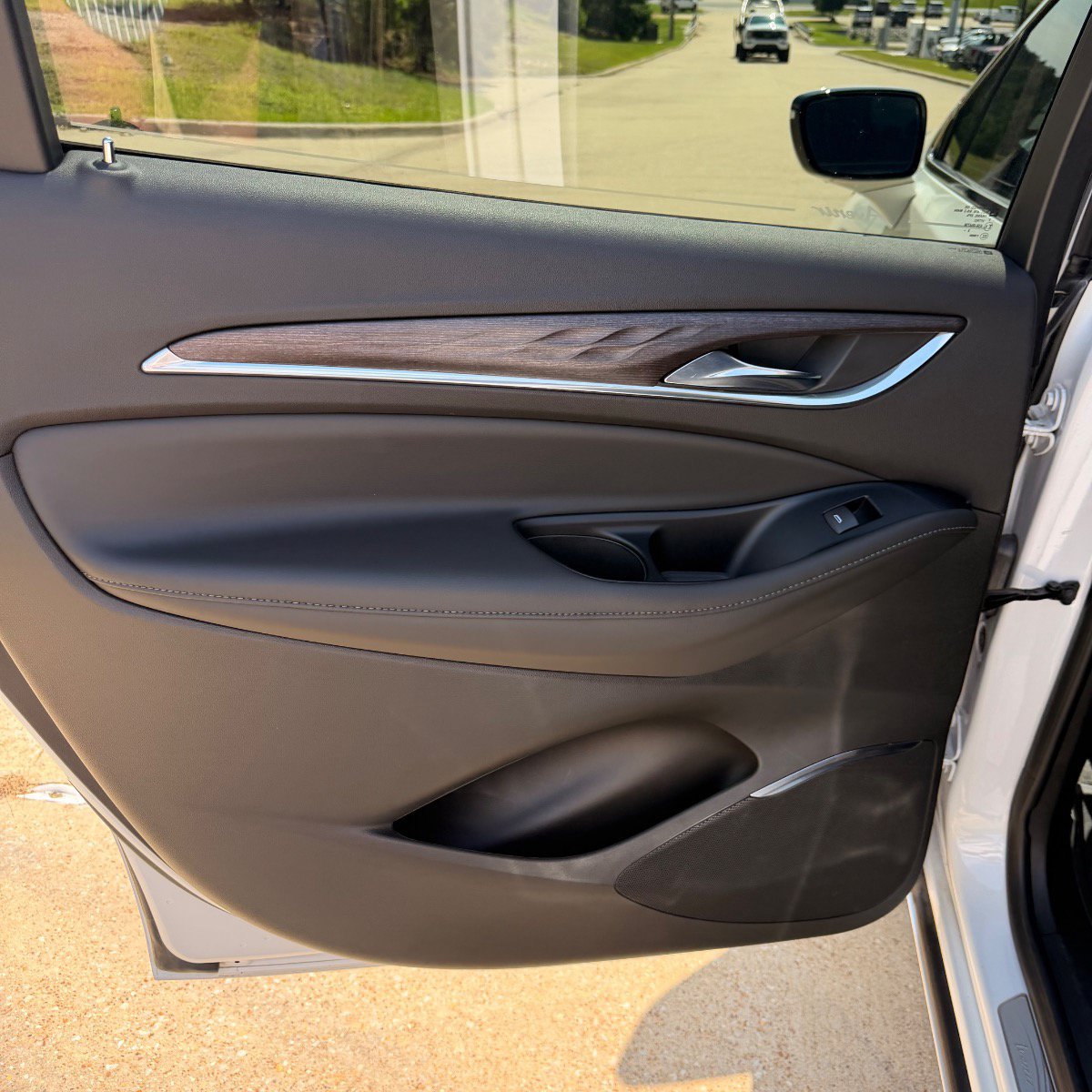Used 2023 Buick Enclave Avenir w/ Avenir Technology Package FWD image 26