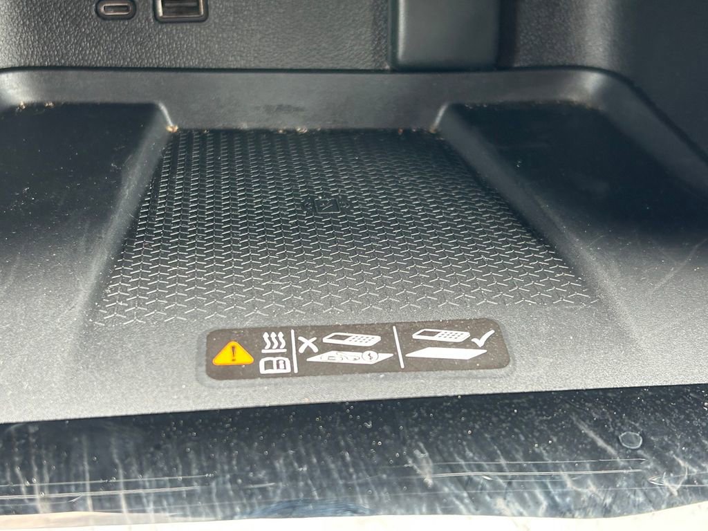 Used 2026 Chevrolet Traverse LT w/ LPO, Floor Liner Package FWD image 28