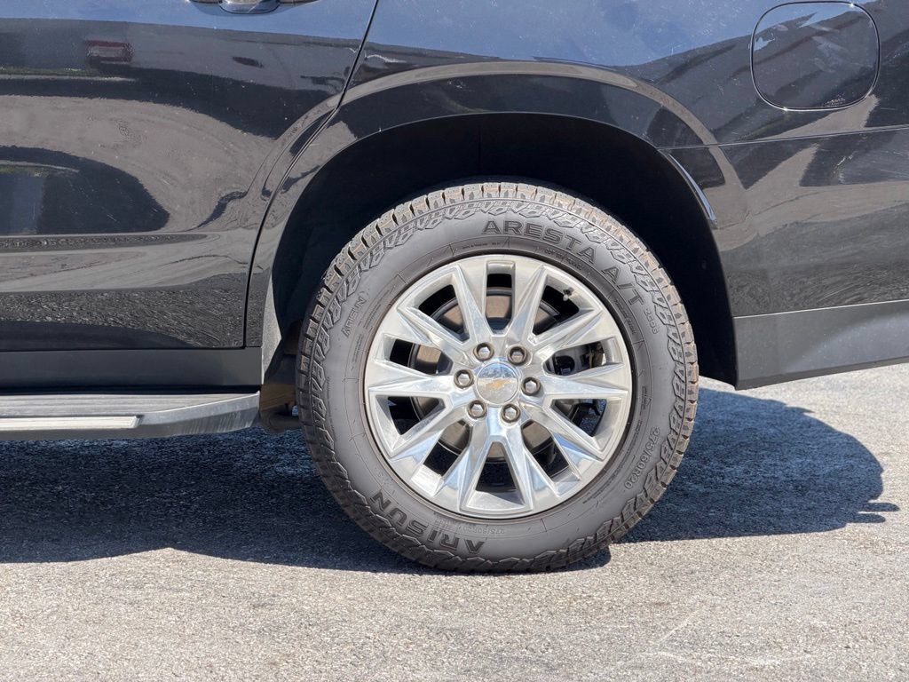 Used 2024 Chevrolet Tahoe Premier AWD/4WD image 3