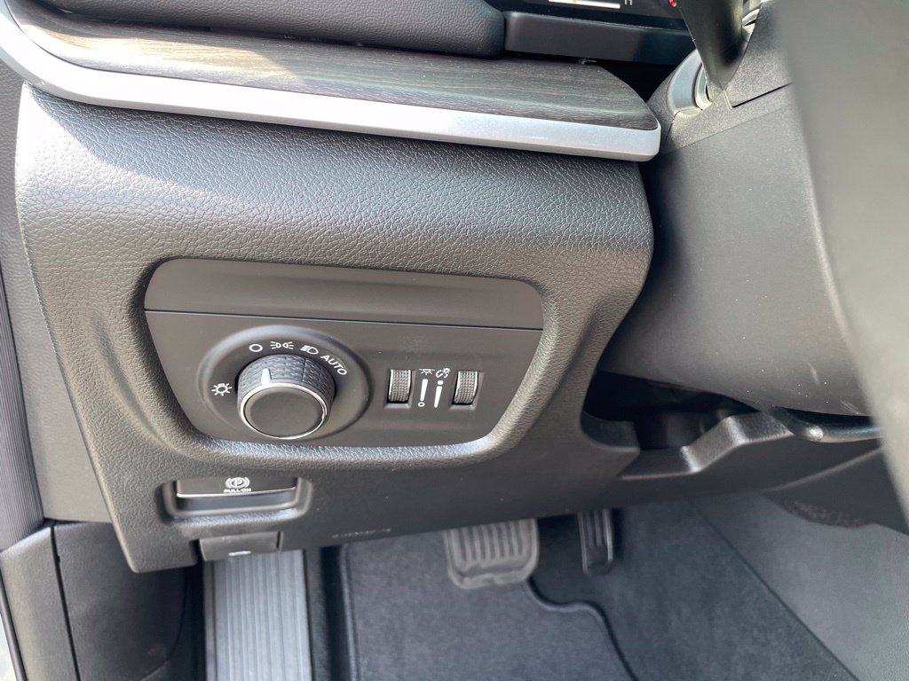 New 2027 Jeep Grand Cherokee Altitude AWD/4WD image 13