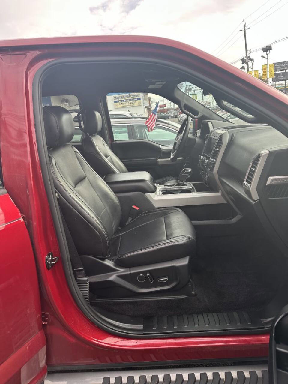 Used 2017 Ford F150 Lariat image 10