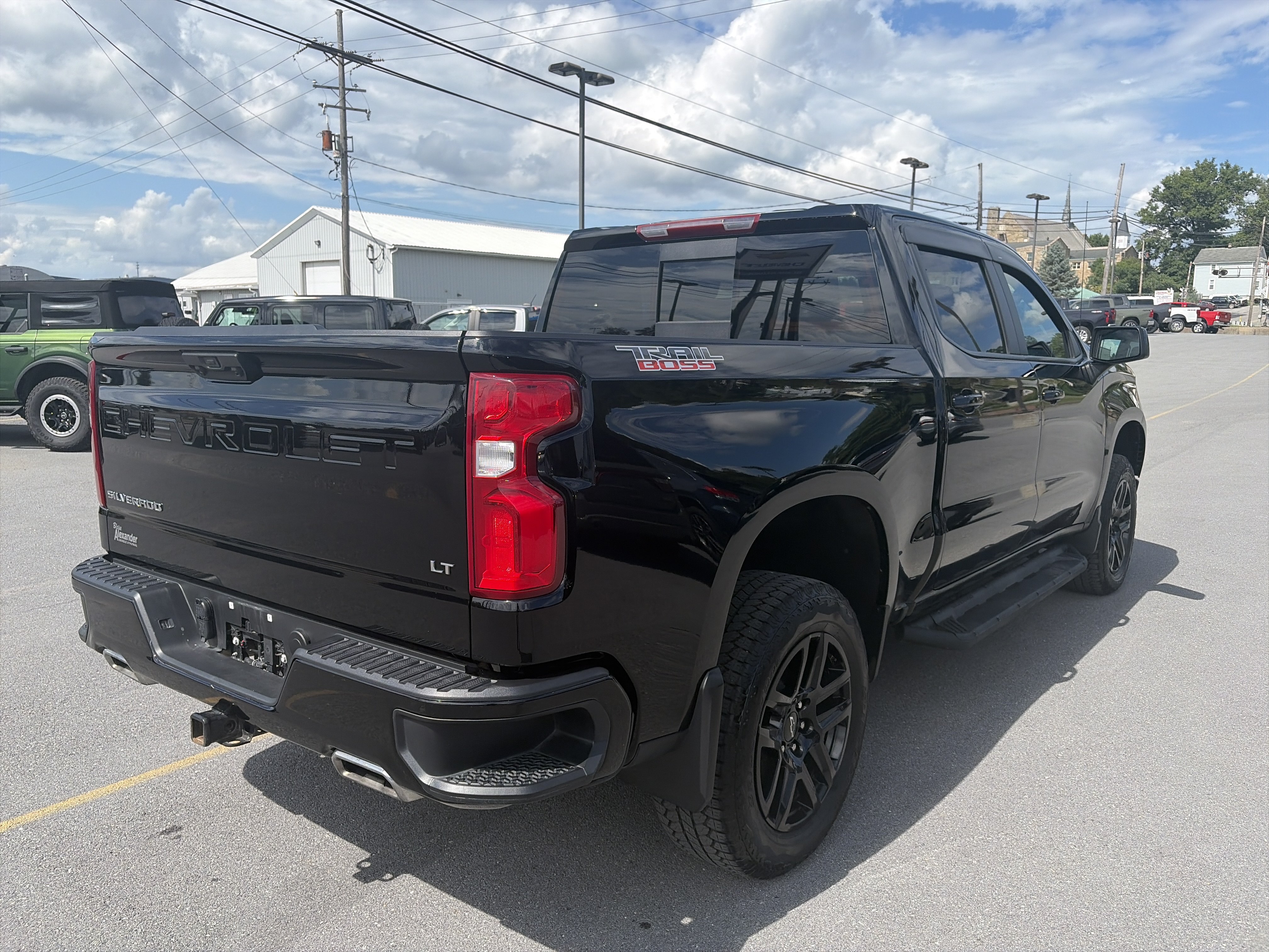 Used 2025 Chevrolet Silverado 1500 LT Trail Boss w/ Convenience Package II AWD/4WD image 3
