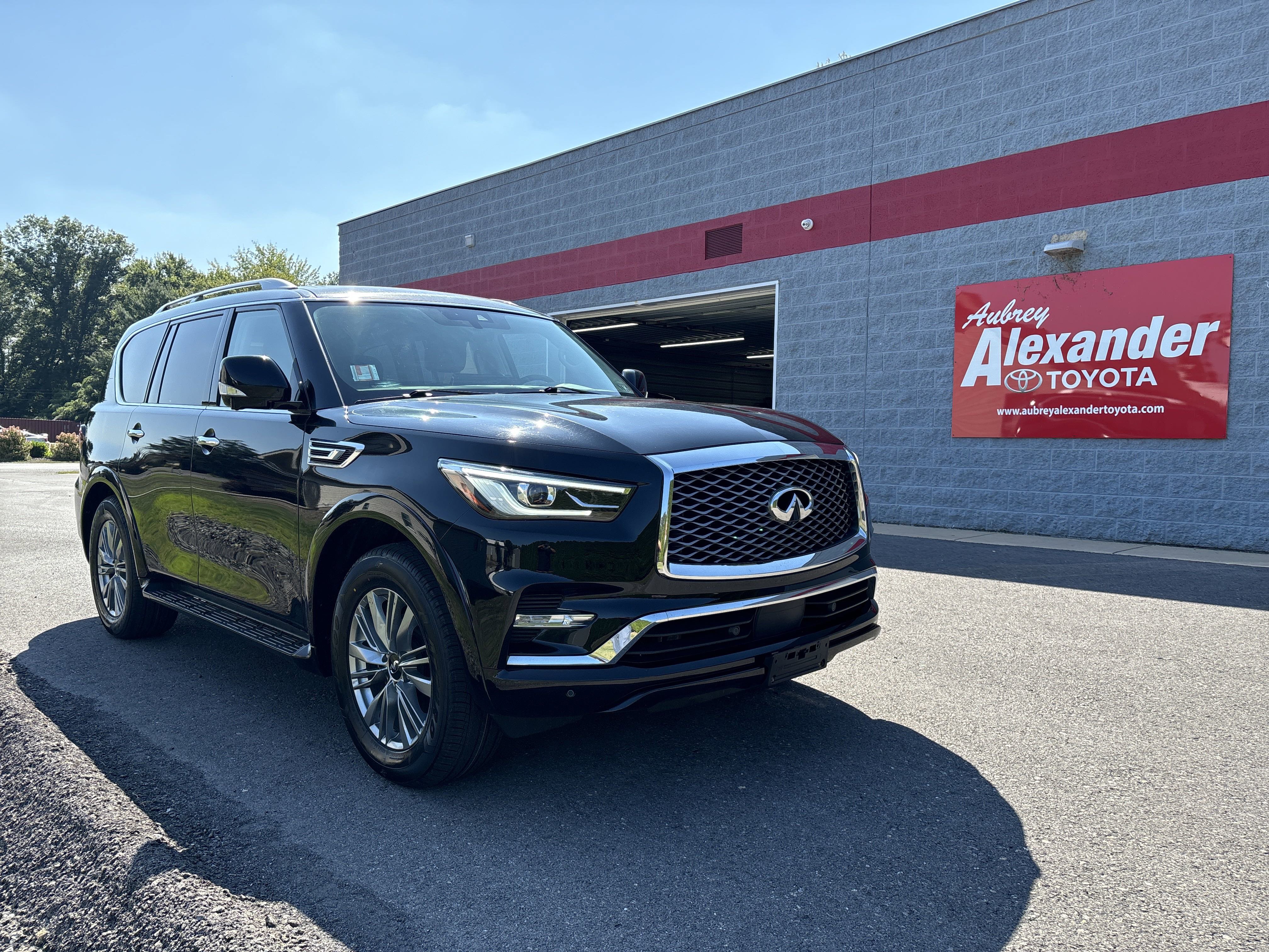 Used 2023 INFINITI QX80 Luxe w/ Cargo Package