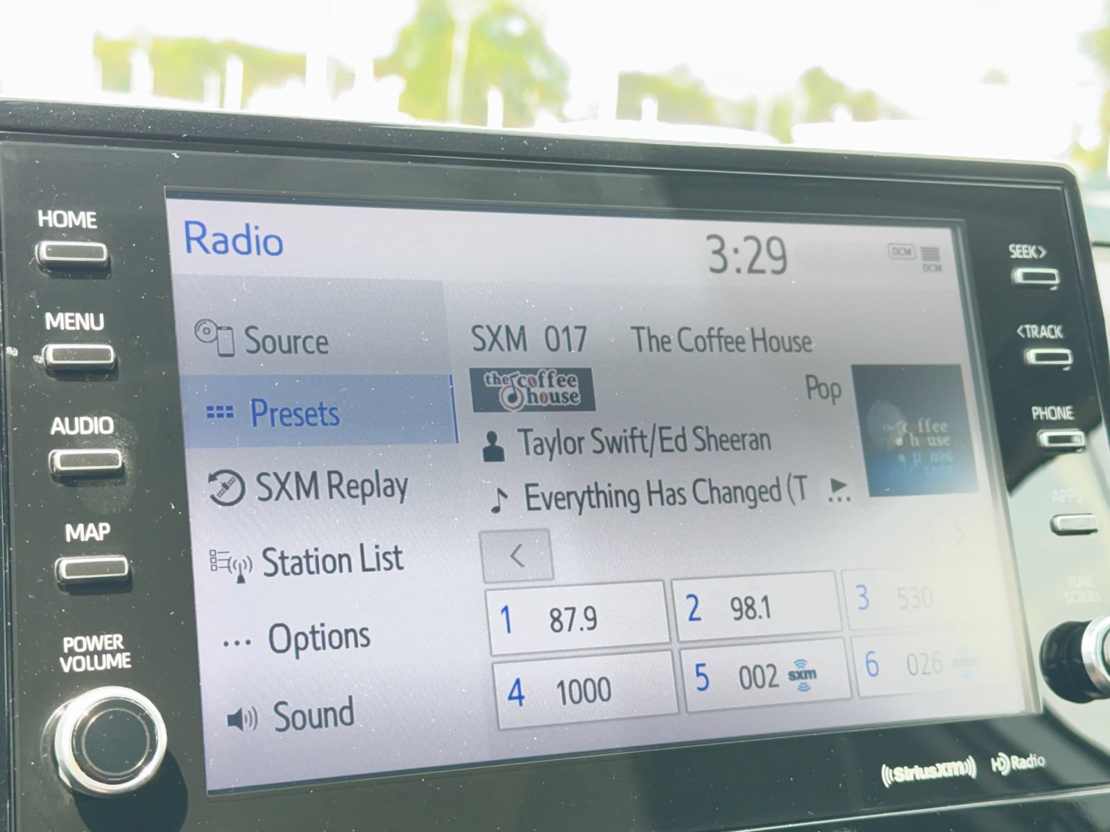 Used 2023 Toyota Camry SE w/ Audio Upgrade Package FWD image 5