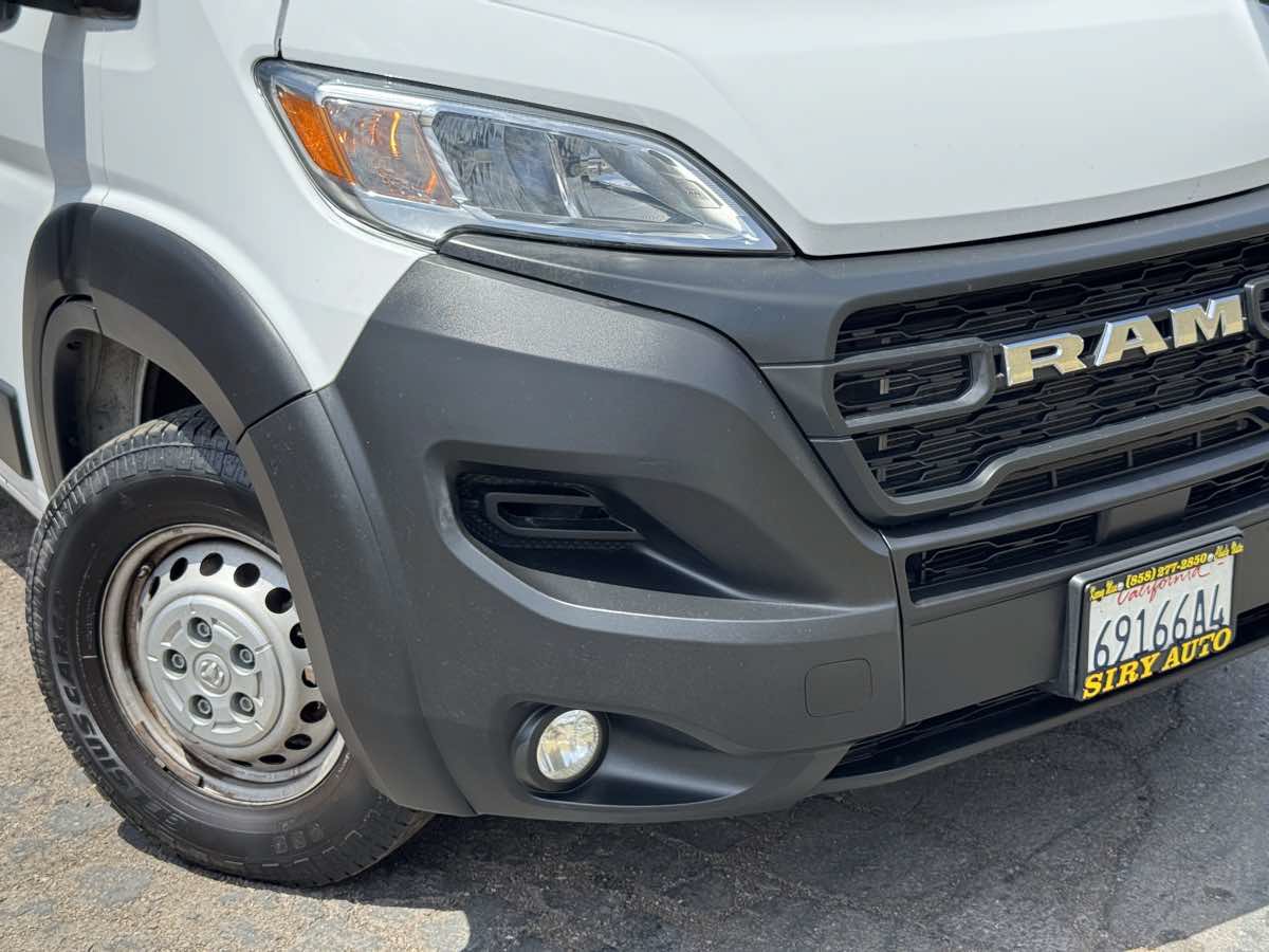 Used 2025 RAM ProMaster 2500 w/ Convenience Group FWD image 3