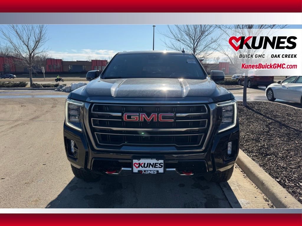 Used 2023 GMC Yukon XL AT4 image 3