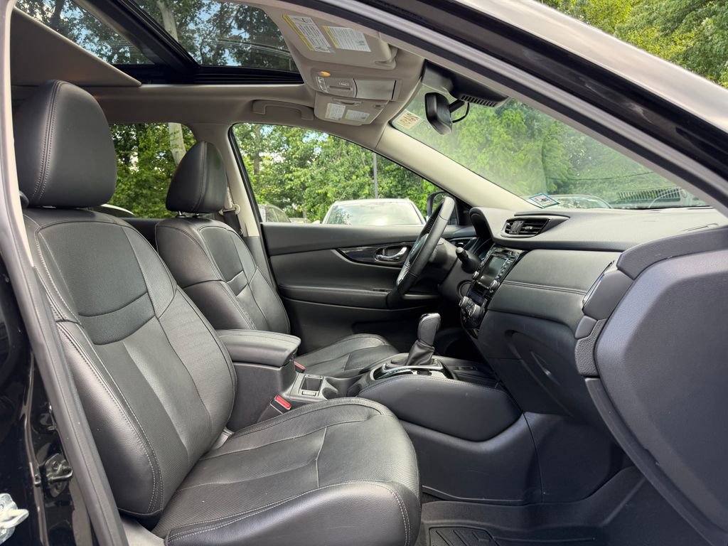 Used 2019 Nissan Rogue SL w/ Premium Package AWD/4WD image 16