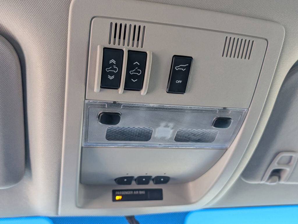 Used 2014 GMC Yukon Denali image 17