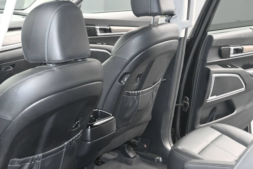 Used 2022 Kia Telluride SX w/ Towing Package FWD image 14