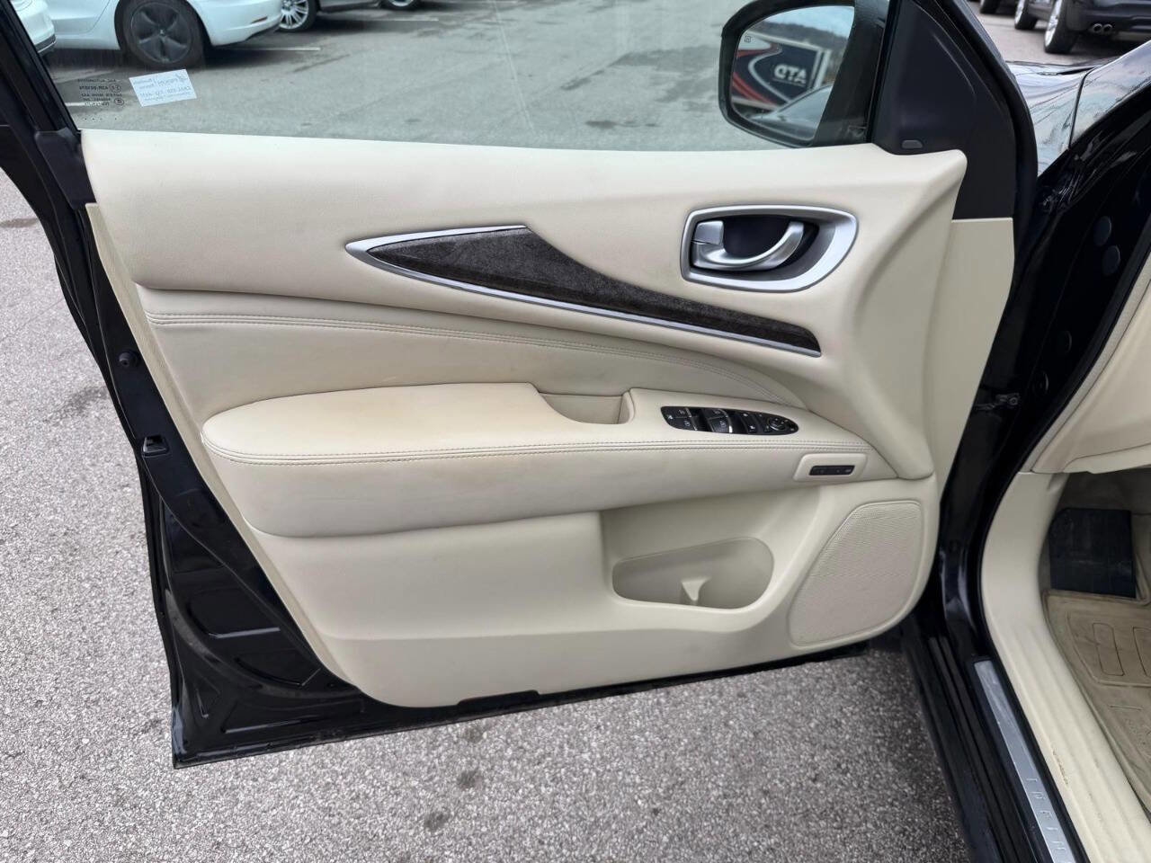 Used 2013 INFINITI JX35 AWD w/ Premium Pkg image 8