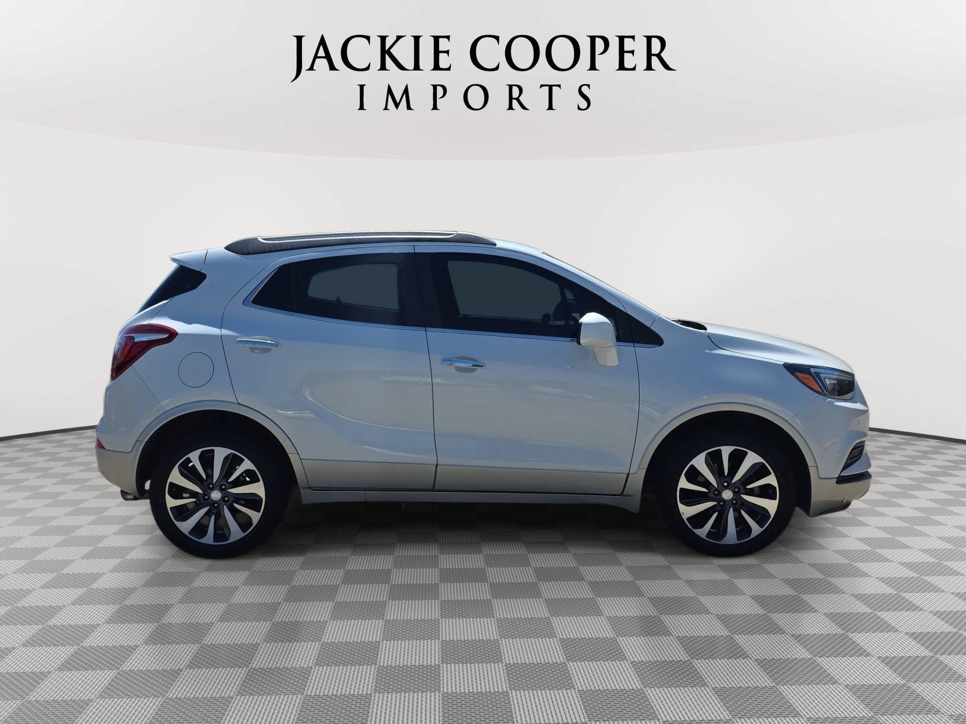 Used 2021 Buick Encore Preferred w/ Safety Package II FWD image 4