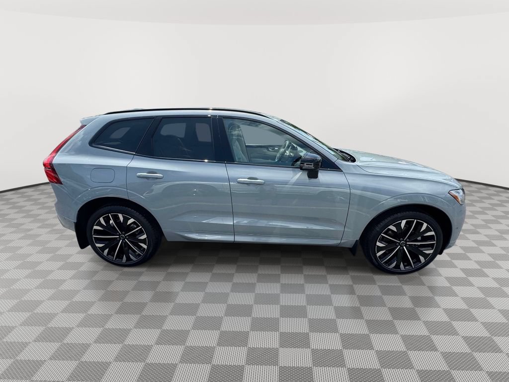 Certified 2026 Volvo XC60 B5 Ultra w/ Climate Package AWD/4WD image 3