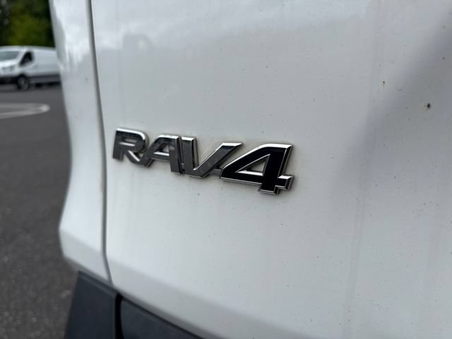 Used 2020 Toyota RAV4 XLE Premium AWD/4WD image 17