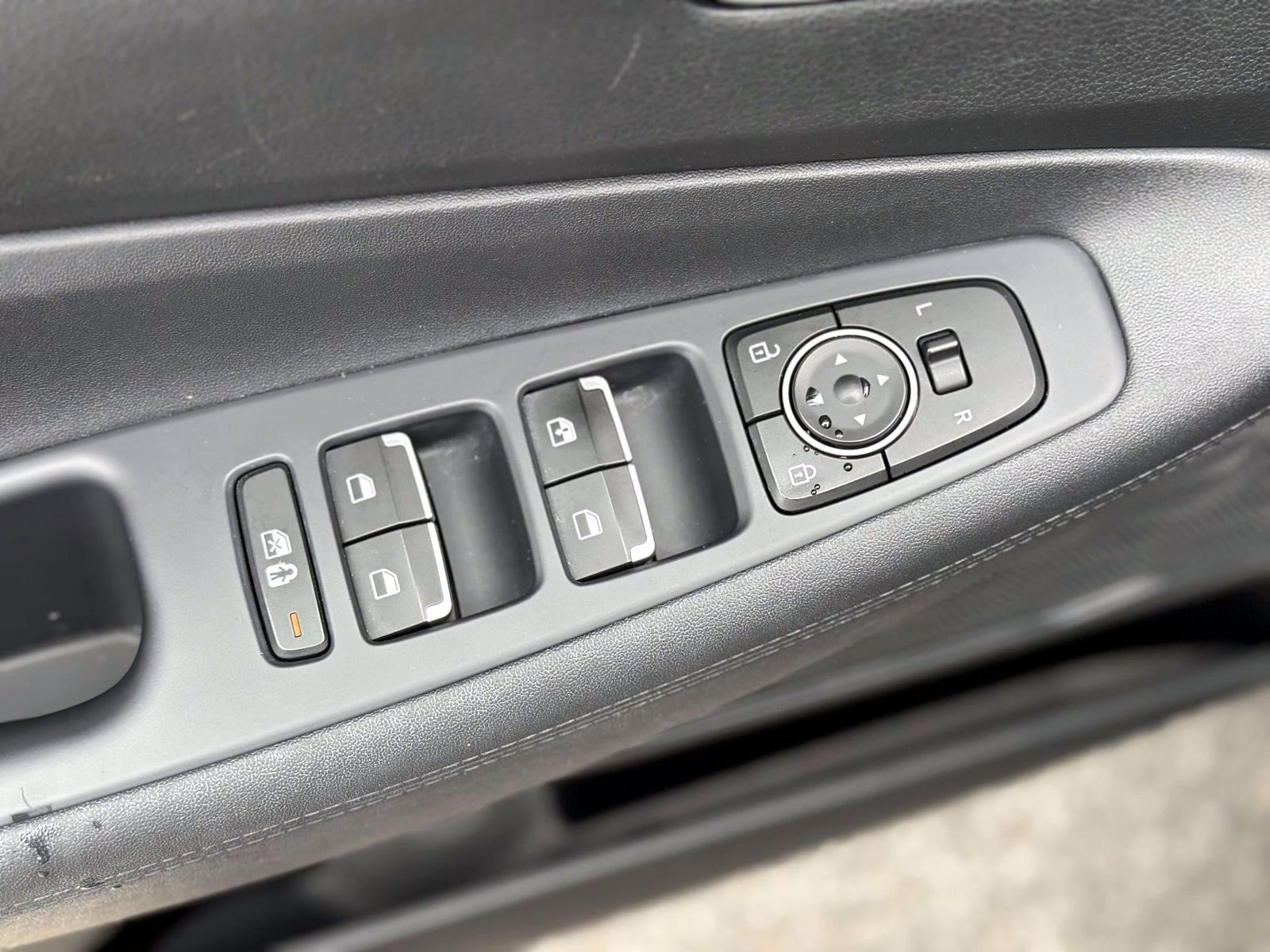 Used 2023 Hyundai Santa Fe SE AWD/4WD image 9