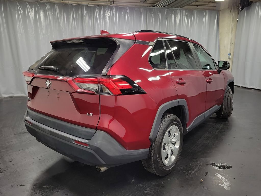 Used 2021 Toyota RAV4 LE image 8