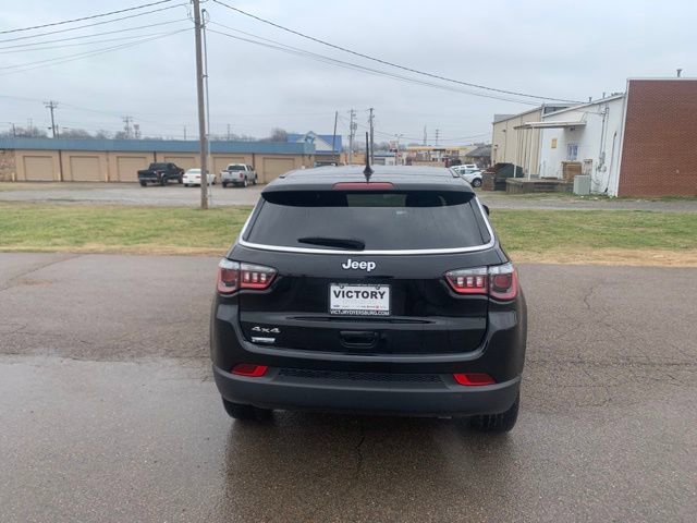 Used 2025 Jeep Compass Sport image 6