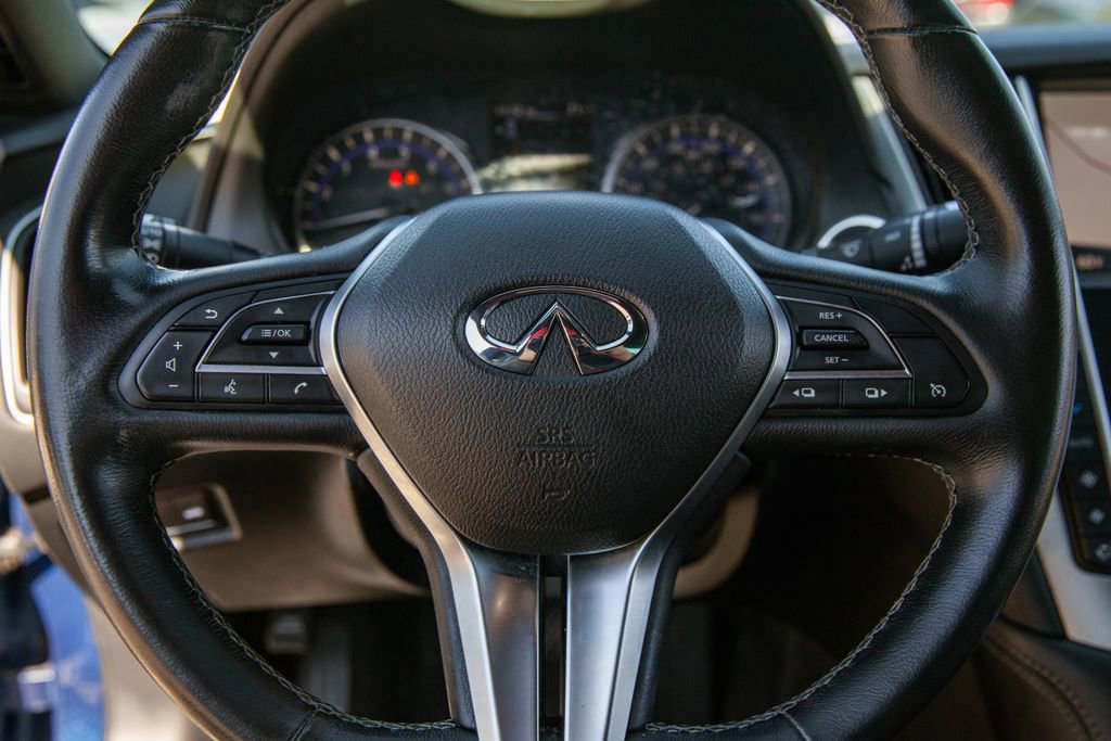 Used 2019 INFINITI Q60 3.0t Luxe w/ Essential Package image 15