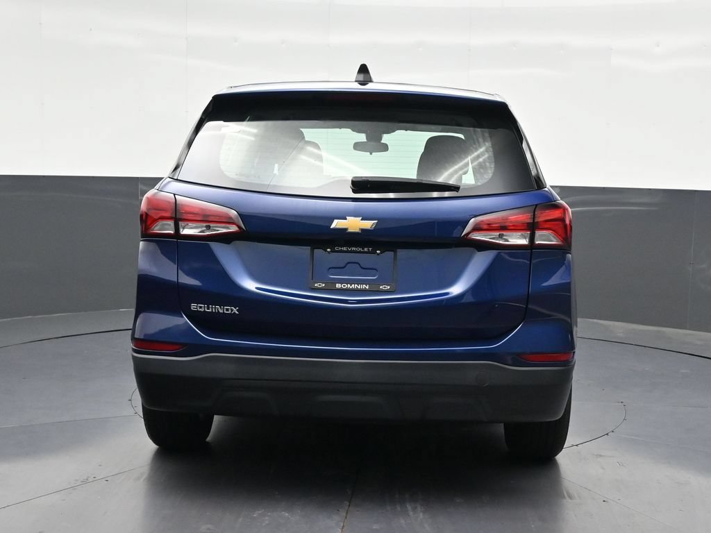 Used 2023 Chevrolet Equinox LS FWD image 4