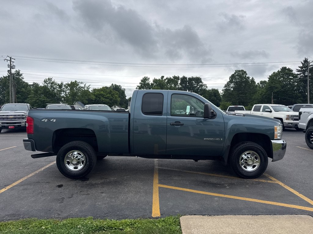 Used 2009 Chevrolet Silverado 2500 W/T w/ Snow Plow Prep Package AWD/4WD image 5