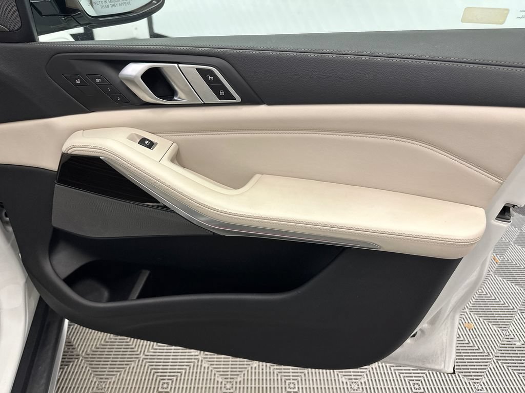 Used 2020 BMW X5 sDrive40i w/ Premium Package RWD image 16