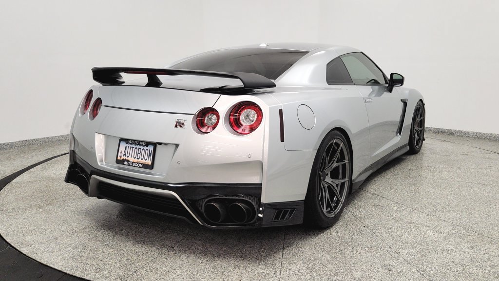 Used 2020 Nissan GT-R Premium AWD/4WD image 5