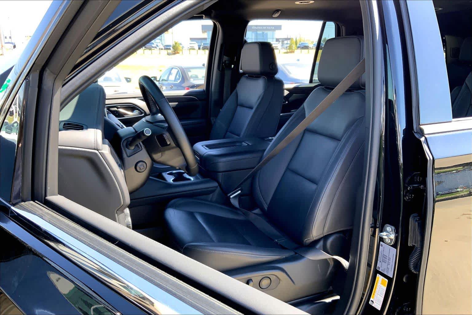 Used 2023 Chevrolet Tahoe LT w/ Luxury Package AWD/4WD image 7