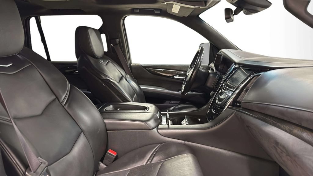 Used 2017 Cadillac Escalade Platinum AWD/4WD image 10