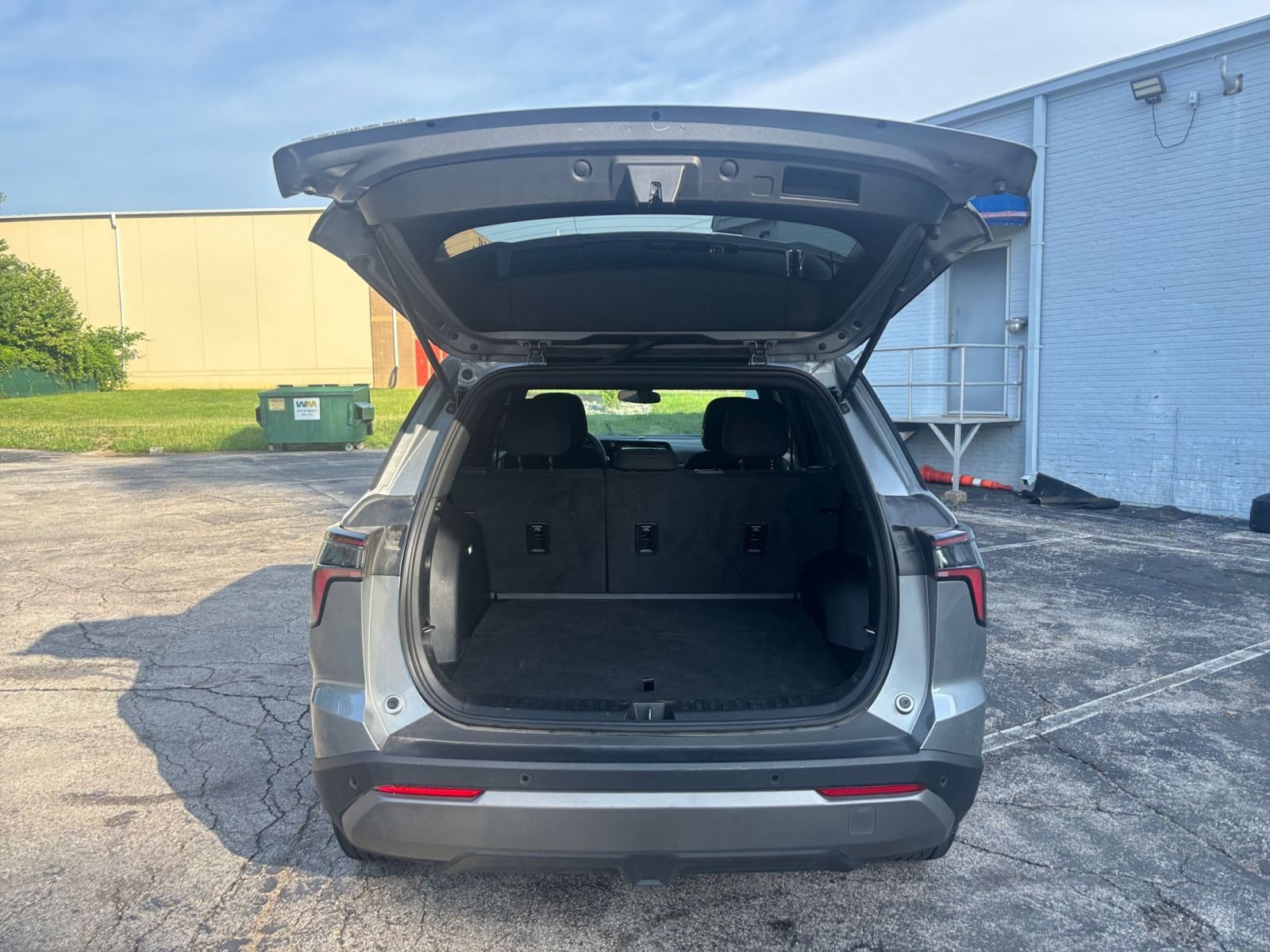 Used 2025 Chevrolet Equinox LT FWD image 30