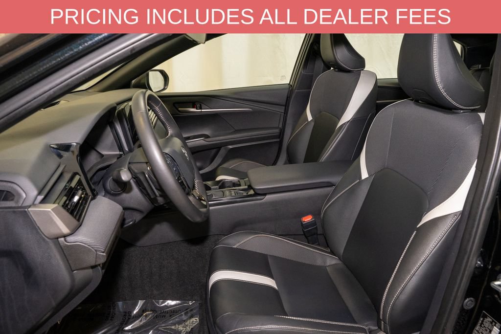 Used 2025 Toyota Camry SE FWD image 10