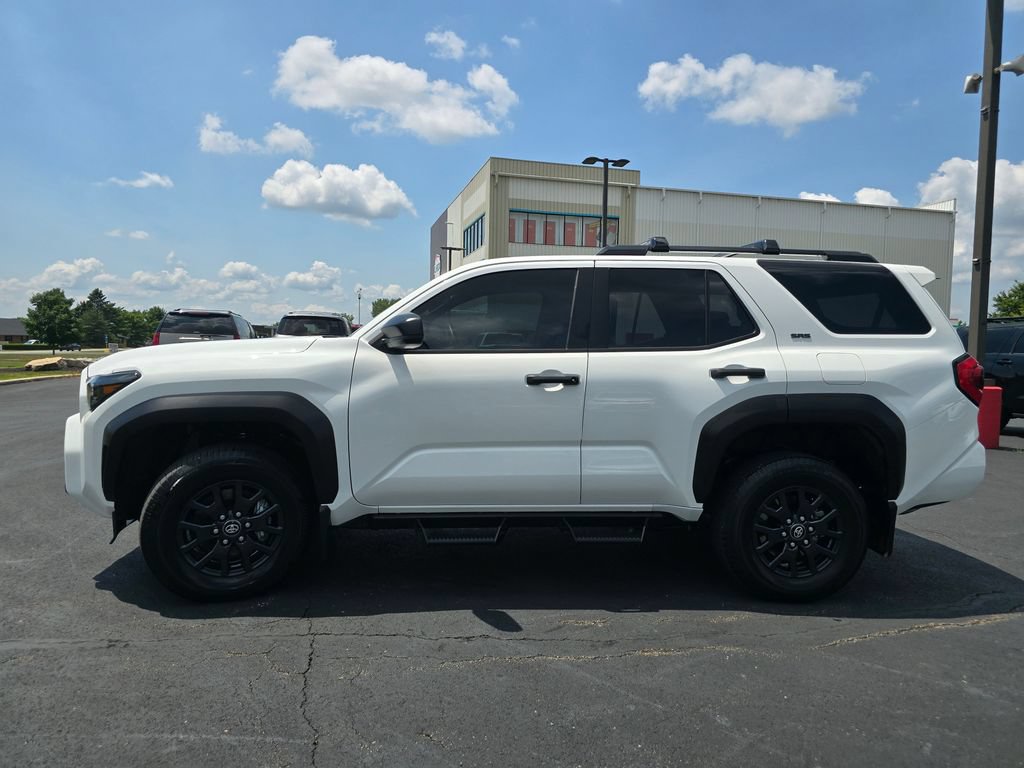 Used 2025 Toyota 4Runner SR5 AWD/4WD image 5