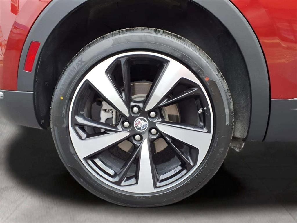 Used 2022 Buick Envision Essence w/ Safety Package image 19