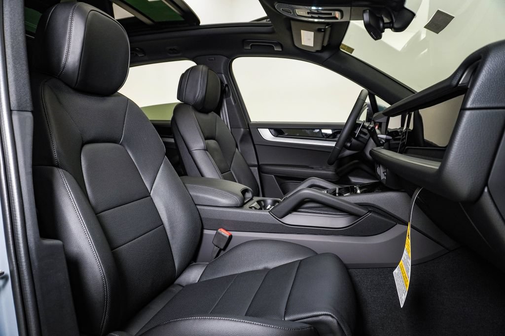 New 2026 Porsche Cayenne AWD/4WD image 15