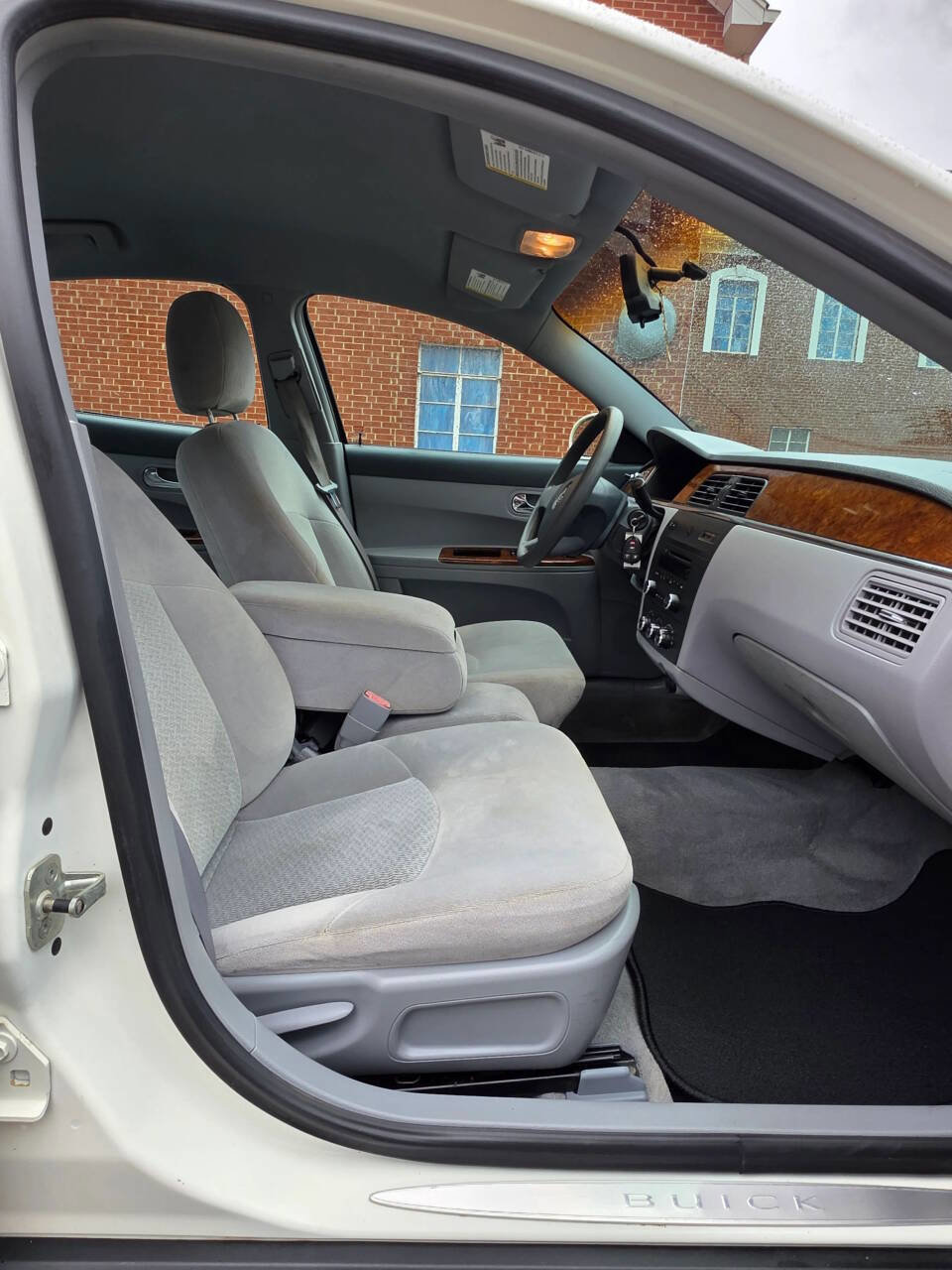 Used 2005 Buick LaCrosse CX image 12