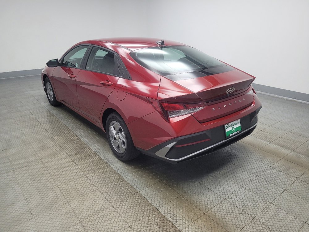 Used 2024 Hyundai Elantra SE FWD image 3